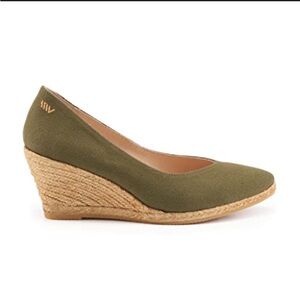 New Viscata Barcelona olive green canvas v cut espadrille wedge 38 US 7